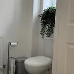 بيت ضيافة The Snug Shared House *