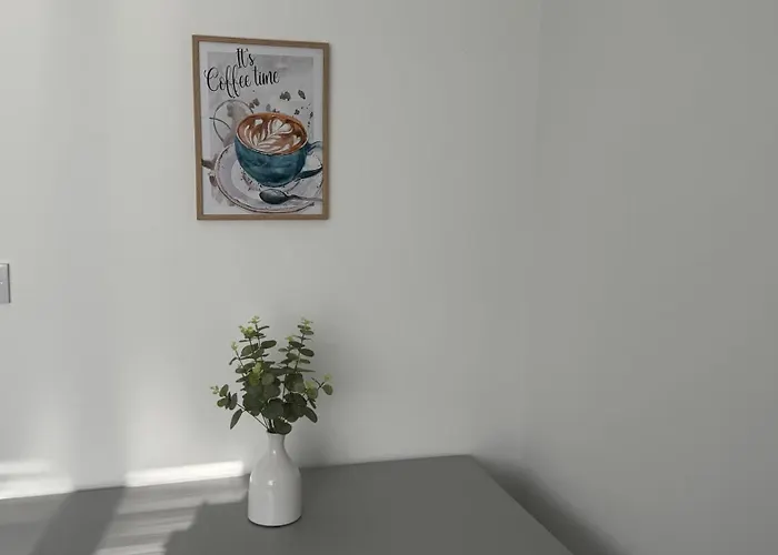 The Snug Shared House Guest house Bristol