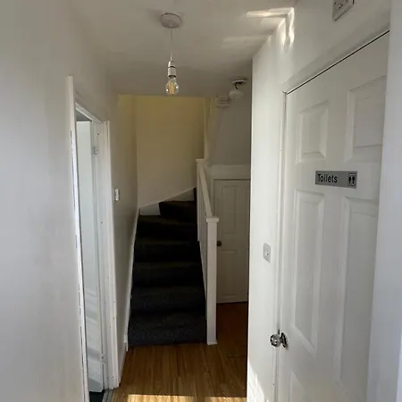 ゲストハウス The Snug Shared House *