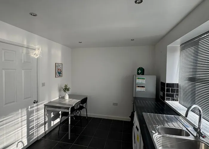 The Snug Shared House Pensjonat Bristol